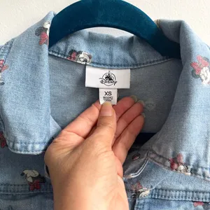 Disney Minnie Mouse Denim Jacket Womens XS Blue‎ Light Wash Disneycore Trucker thumbnail 2