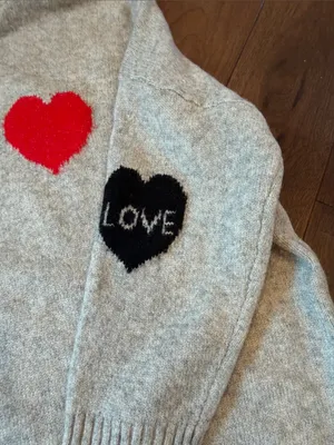 On You Heart Hoodie Sweater Size Medium - C30-067 thumbnail 3