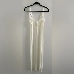 White Knit Halter Maxi Dress Size Medium New With Tag thumbnail 5