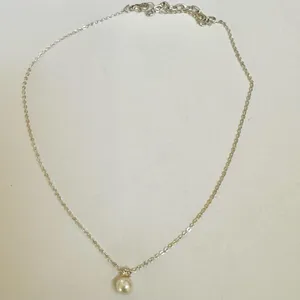 Faux pearl pendant necklace thumbnail 7