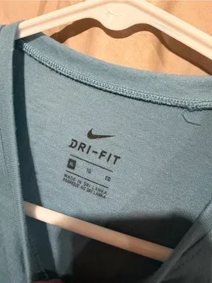 Nike tank top thumbnail 2