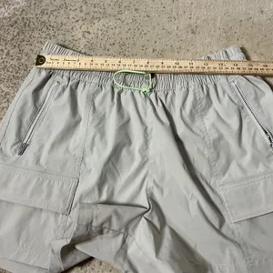 Athleta Hiking Utility Cargo Shorts Womens Medium Beige Gorpcore 463814-01 FA24 thumbnail 4