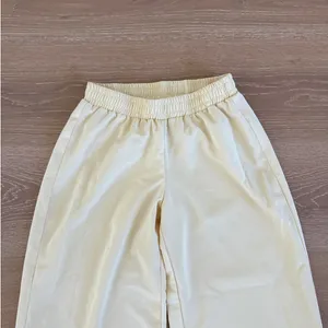 White Fox Pants Wide Leg Way She Walks Size S Yellow thumbnail 2