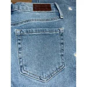 Hollister Daisy Embroidered Jeans Size 0R High Rise Straight Leg Light Wash thumbnail 9