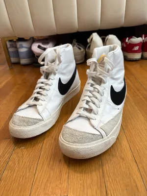 Men’s 10 Nike Blazer Mid 77 Vintage thumbnail 1