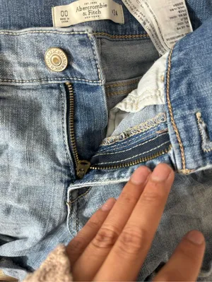 Abercrombie & Fitch Cuffed Denim Shorts Womens 00 R24 Light Wash Jean Shorts thumbnail 3