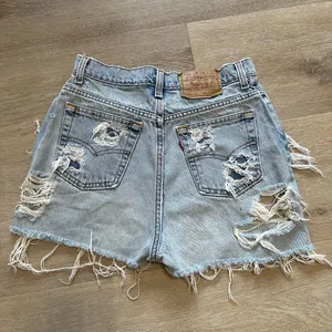 Levi’s denim shorts thumbnail 2