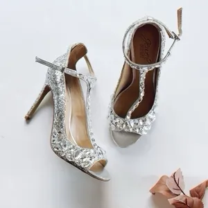 NEW Badgley Mischka Women’s Conroy T Strap Evening Sandals Shoes thumbnail 2