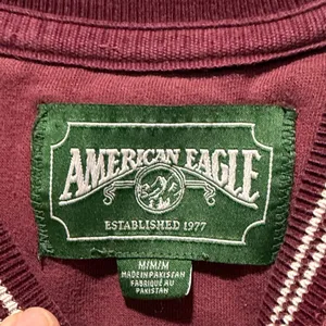 American Eagle Outfitters Burgundy Crewneck Logo Sweatshirt Woman’s Size‎ Medium thumbnail 2