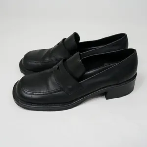 Vintage 90s Whitemt Black Leather Heeled Loafers - Brookline thumbnail 2