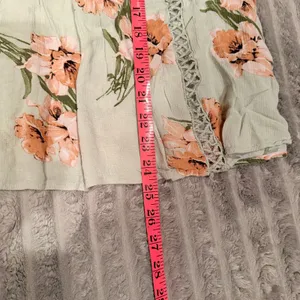 Blu Pepper Women’s Floral Bell Sleeve Top Size Small Sage Green‎ Peplum Blouse thumbnail 7