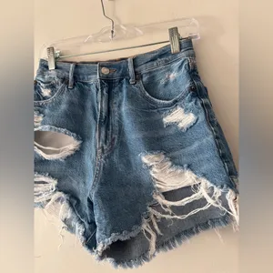 American Eagle Highest Rise 90’s Boyfriend‎ Distressed Shorts thumbnail 2
