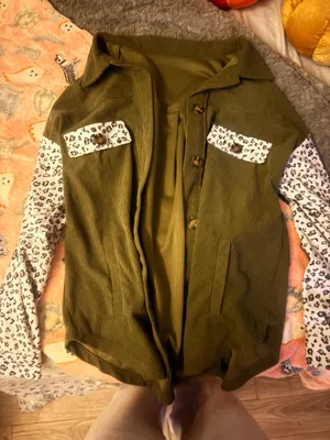 Green button up jacket Size M thumbnail 3