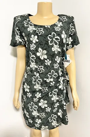 Bentley Vintage Floral Short Sleeve Side Tie Sheath Dress Green Black White 12 thumbnail 1