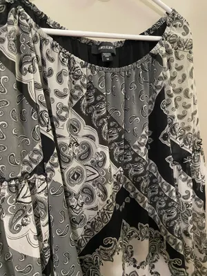 Karen Kane Black & White Paisley Off-Shoulder Blouse thumbnail 3