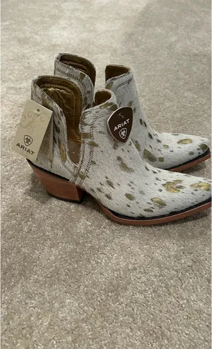NWT Ariat boots thumbnail 6