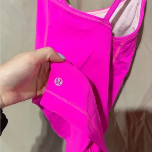 Lululemon long sleeve thumbnail 3