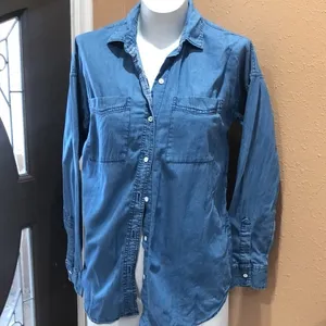 Old Navy blue boyfriend button up shirt thumbnail 2