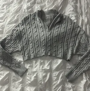 Sweater thumbnail 1