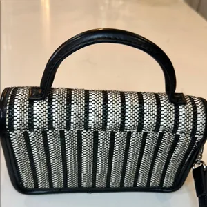 Zara Crossbody Bag Black and Cream Elegant Design thumbnail 3