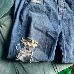 American Eagle Distressed Mom Jean thumbnail 2