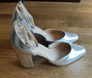 LOFT Silver Metallic Heel Ankle Strap Block Size 7.5M Round Closed Toe NEW thumbnail 1