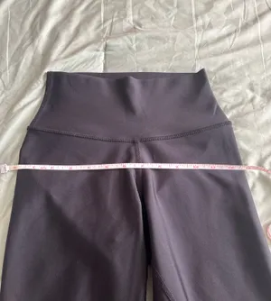 Alo Yoga Leggings thumbnail 9