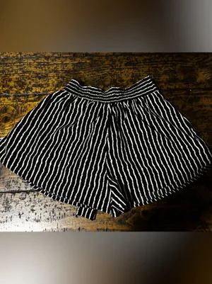 Silence‎ + Noise Urban Outfitters Black & White Striped Tie-Waist Shorts XS thumbnail 4
