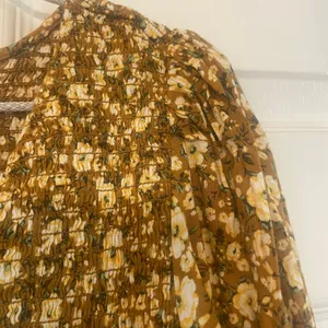 NWT Old Navy Size M Smocked Long-Sleeve V-Neck Blouse for Women thumbnail 10