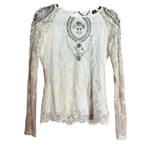 BKE Buckle Top Womens Small Ivory Lace Boho Artsy Stretch Embroidered Blouse thumbnail 2
