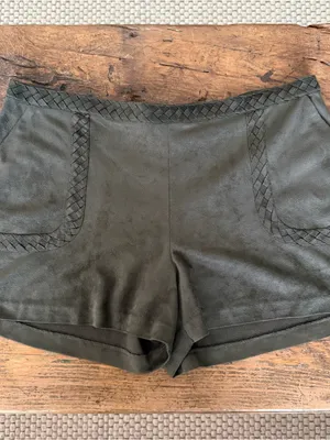 Gianni Bini Olive Green Faux Suede Back Zip Short Shorts Size L thumbnail 2