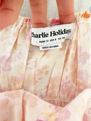 Charlie Holiday Penelope Blouse Pink Floral Size 8 Crop Top Smocked Peasant thumbnail 5