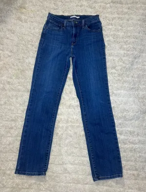 Levi's 724 High Rise Straight medium wash stretch denim jeans Size 28x30 thumbnail 1