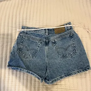 Levi’s Vintage 80’s 900 series size 11 denim jean shorts thumbnail 12