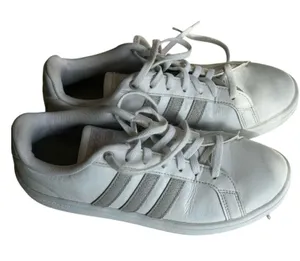 Adidas Women’s Athletic Sporty Court Style Lace Up Striped Sneakers Sz 7.5 thumbnail 1