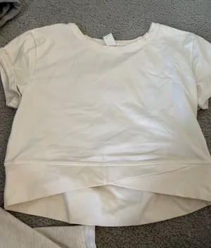 Old Navy Athletic Top Crop Twist Hem thumbnail 1