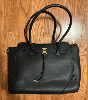 Elegant Black Handbag thumbnail 1