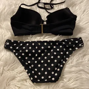 Victoria Secret Top and Bottoms Swim bottoms is size L and top is push up 34DD thumbnail 5