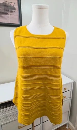 Marla Wynne Sweater Tank (M) thumbnail 1