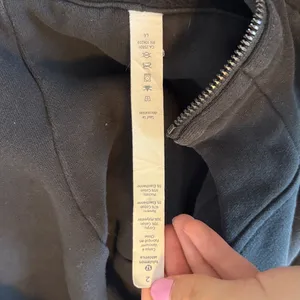 Lululemon Athletica Charcoal Chicago Blackhawks Zip-Up Jacket Size 2 thumbnail 9