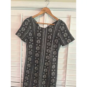 Hollister Black And Gray‎ Floral Dress Size Small thumbnail 3