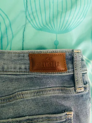 Hollister Short High-Rise Super Skinny Jeans thumbnail 3