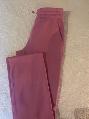 Lululemon Softstreme High-Rise Pants size 4 in rosy pink thumbnail 4