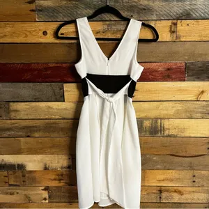 Victoria’s Secret White And Black‎ Dress Size 0 thumbnail 2