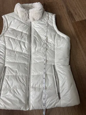 Calvin Klein White Puffer Vest - NWT - Size Medium thumbnail 3