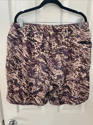 Lululemon Men’s Pool Short 7" thumbnail 2