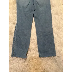 Madewell Women's Sz 26 Petite The Perfect Vintage Jean Light Wash Distressed Raw thumbnail 7