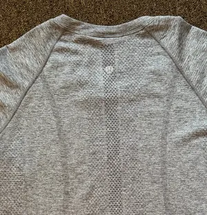 Lululemon Swiftly Tech Grey Short Sleeve thumbnail 2