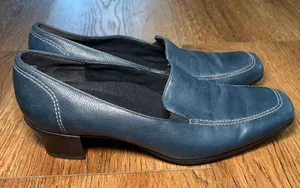 Munro American Womens 8 M Blue Leather Square Toe Loafers Low Block Heel Shoes thumbnail 1
