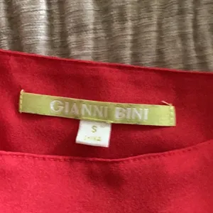 Elegant Red Sleeveless Dress thumbnail 4